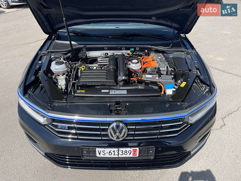 Универсал Volkswagen Passat 2018 в Ужгороде