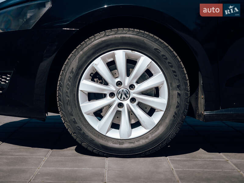 Седан Volkswagen Passat 2012 в Кременчуці