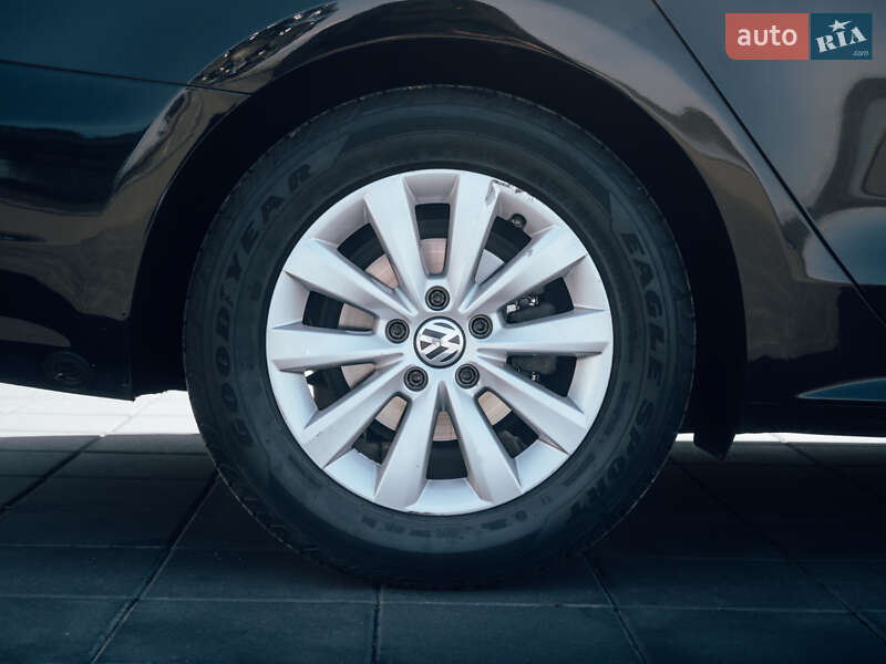 Седан Volkswagen Passat 2012 в Кременчуці