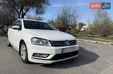 Універсал Volkswagen Passat 2012 в 