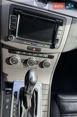 Універсал Volkswagen Passat 2012 в 