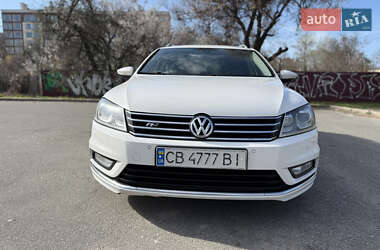 Універсал Volkswagen Passat 2012 в 