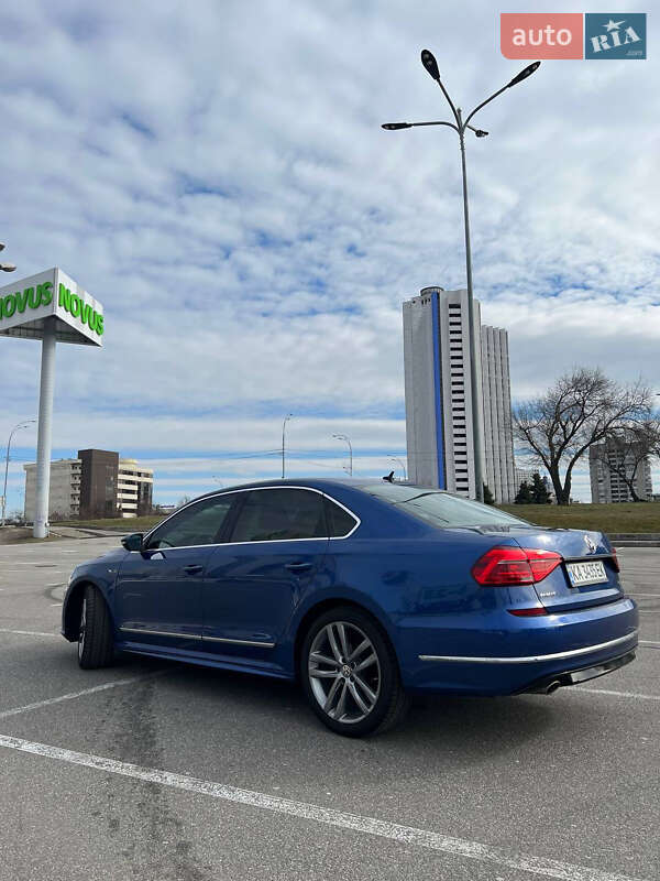 Седан Volkswagen Passat 2016 в Ромнах