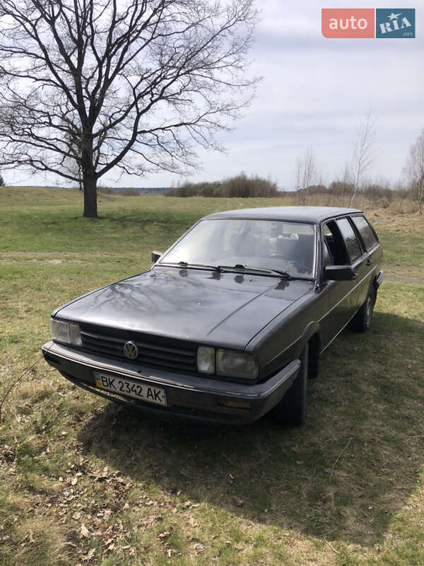Універсал Volkswagen Passat 1988 в Костопілі