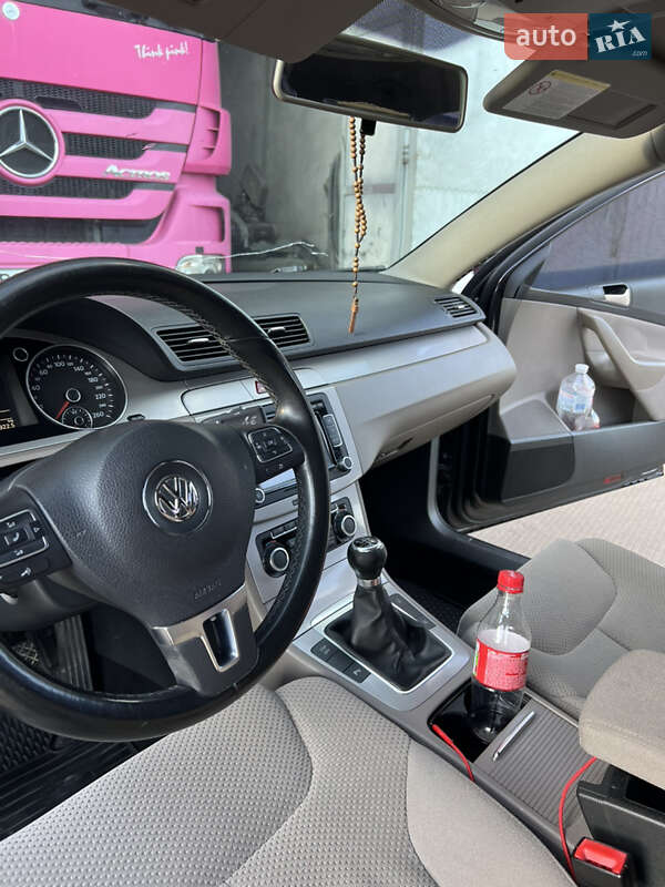 Седан Volkswagen Passat 2010 в Дрогобыче