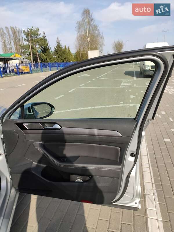 Універсал Volkswagen Passat 2015 в Ковелі