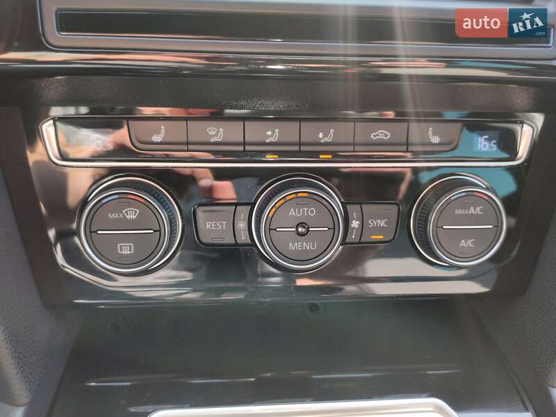 Універсал Volkswagen Passat 2015 в Ковелі