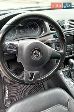 Седан Volkswagen Passat 2015 в 