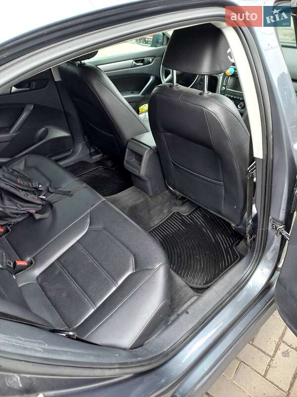Седан Volkswagen Passat 2015 в Сарнах