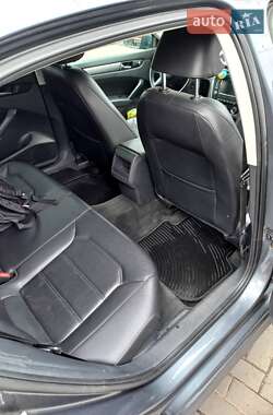 Седан Volkswagen Passat 2015 в 