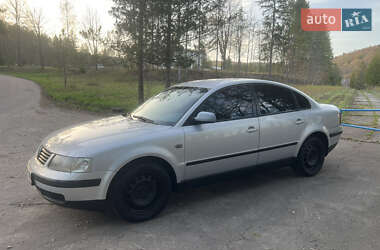 Седан Volkswagen Passat 1998 в 