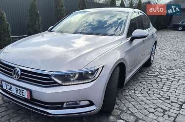 Седан Volkswagen Passat 2015 в Мукачевому