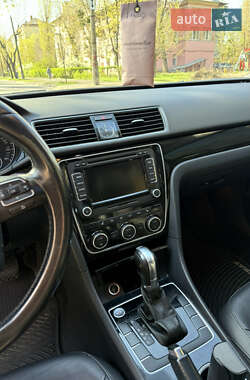 Седан Volkswagen Passat 2013 в 