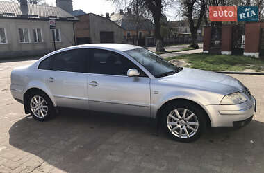 Седан Volkswagen Passat 2003 в Здолбуніві