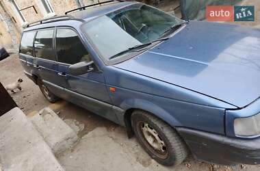 Універсал Volkswagen Passat 1993 в 