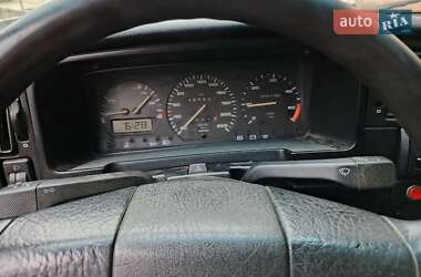 Універсал Volkswagen Passat 1993 в 