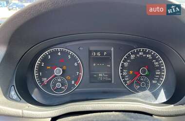 Седан Volkswagen Passat 2013 в 