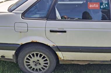 Седан Volkswagen Passat 1992 в 