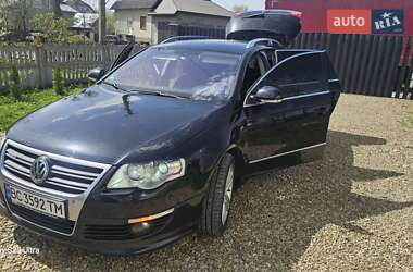 Універсал Volkswagen Passat 2010 в 