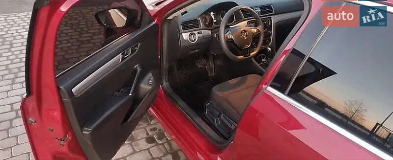 Седан Volkswagen Passat 2015 в Кривом Роге