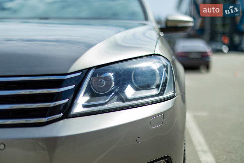 Седан Volkswagen Passat 2012 в Киеве
