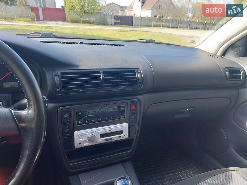 Седан Volkswagen Passat 1999 в Киеве