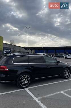 Універсал Volkswagen Passat 2012 в 