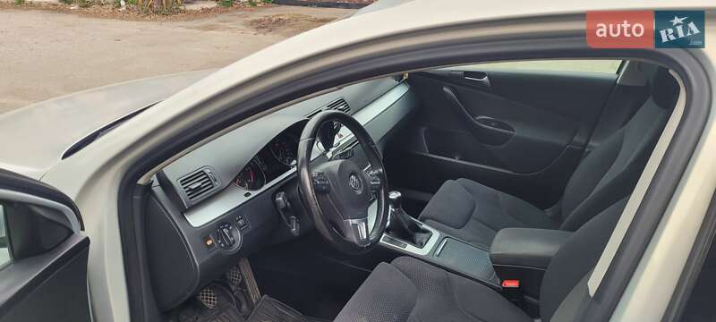 Универсал Volkswagen Passat 2010 в Киеве