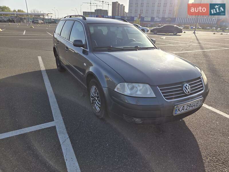 Універсал Volkswagen Passat 2002 в Києві