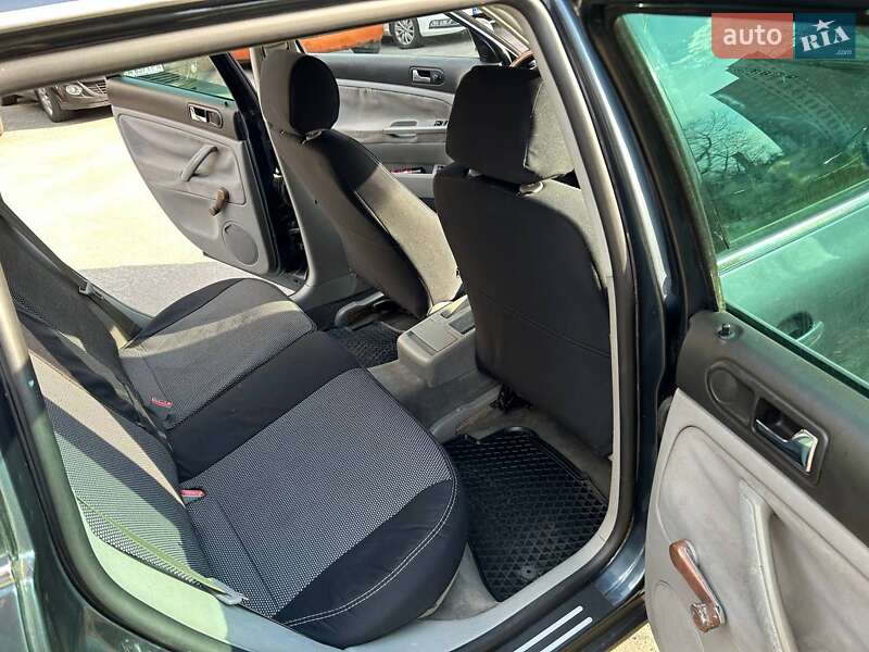 Універсал Volkswagen Passat 2002 в Києві