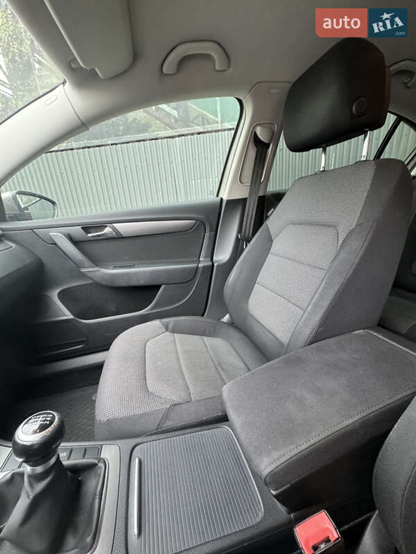 Седан Volkswagen Passat 2011 в Киеве фото 16 Седан Volkswagen Passat 2011 в Киеве