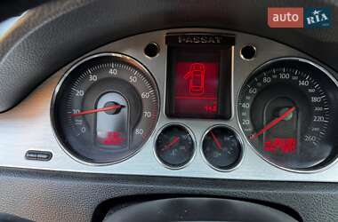 Седан Volkswagen Passat 2005 в 