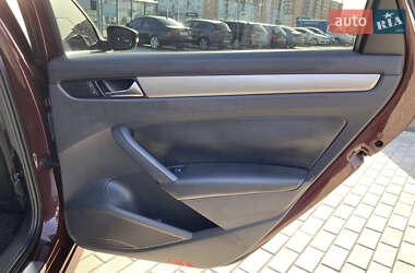Седан Volkswagen Passat 2013 в 
