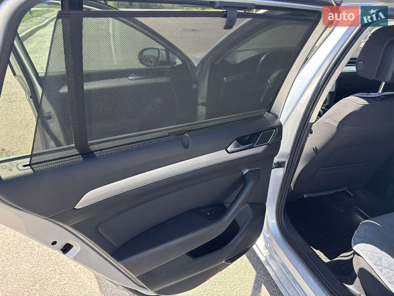 Універсал Volkswagen Passat 2015 в Ромнах