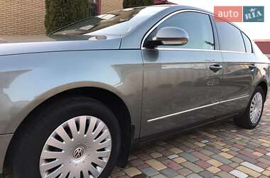 Седан Volkswagen Passat 2005 в 