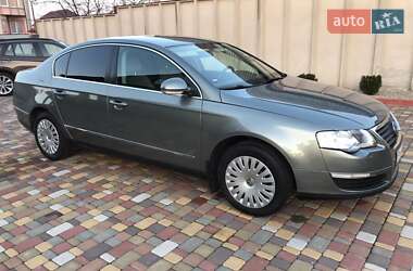 Седан Volkswagen Passat 2005 в 
