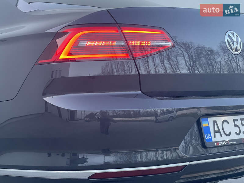 Седан Volkswagen Passat 2018 в Луцке