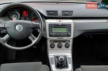Седан Volkswagen Passat 2006 в 