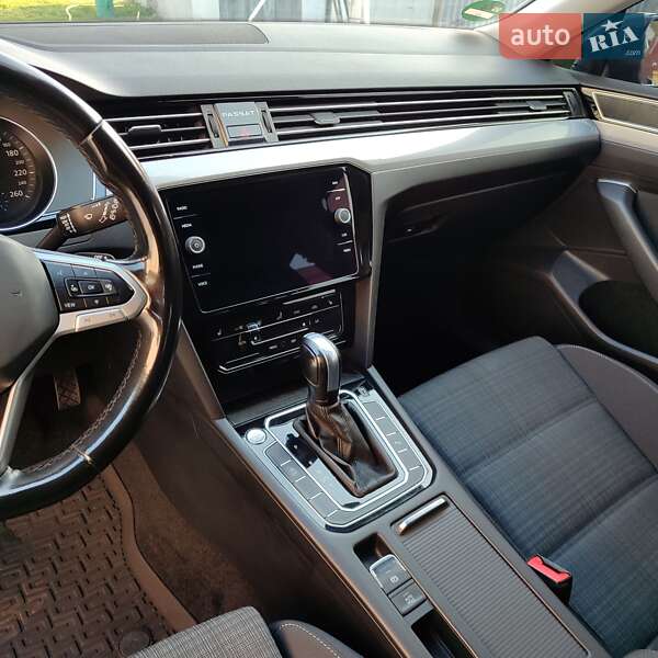 Універсал Volkswagen Passat 2020 в Радивиліві