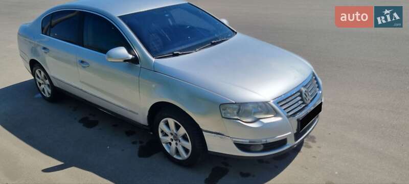 Седан Volkswagen Passat 2005 в Днепре
