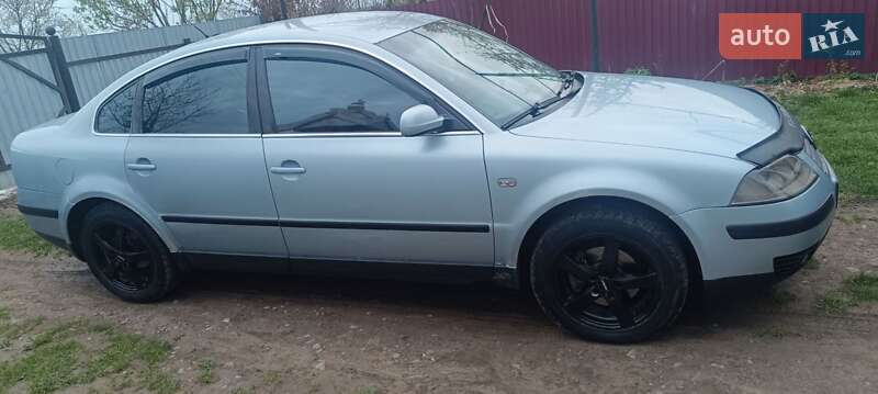 Седан Volkswagen Passat 2003 в Коломые