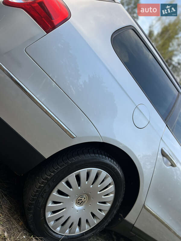 Универсал Volkswagen Passat 2008 в Киеве