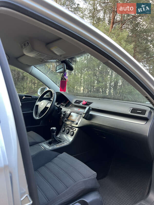 Универсал Volkswagen Passat 2008 в Киеве