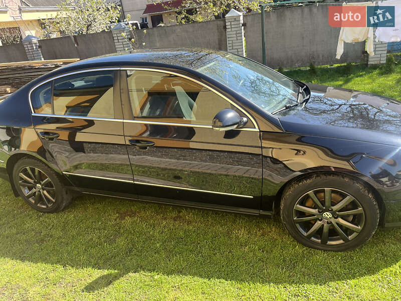 Седан Volkswagen Passat 2010 в Івано-Франково