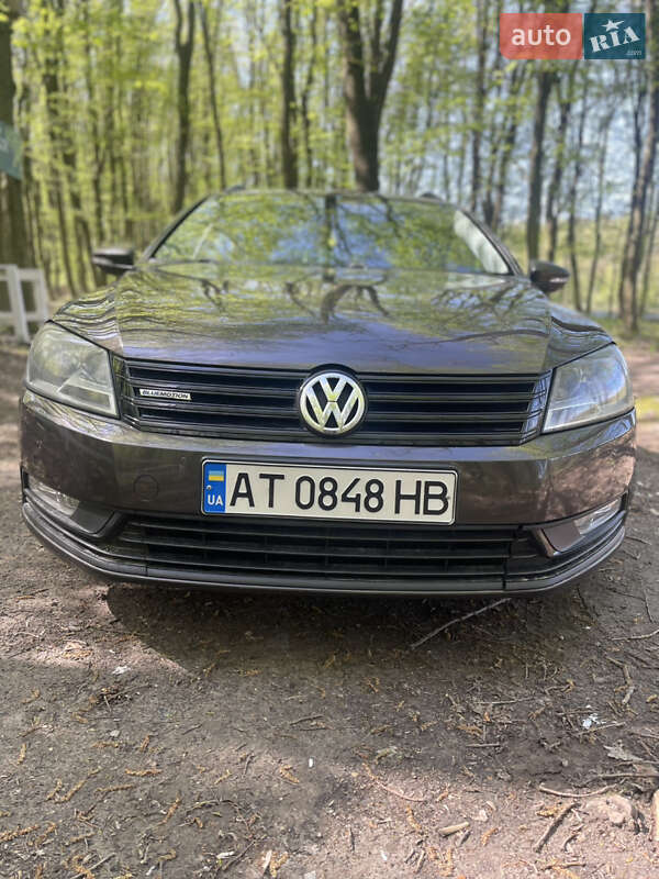 Универсал Volkswagen Passat 2012 в Ивано-Франковске