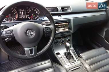 Універсал Volkswagen Passat 2012 в 