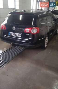 Універсал Volkswagen Passat 2009 в 