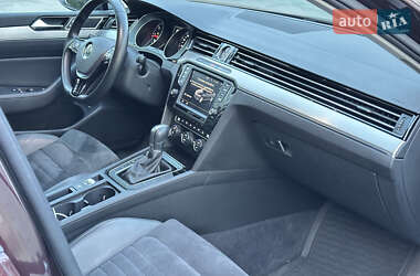 Седан Volkswagen Passat 2015 в 
