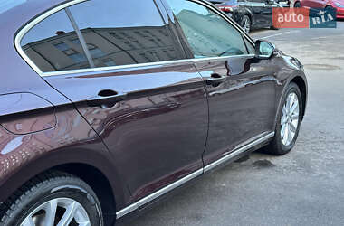 Седан Volkswagen Passat 2015 в 