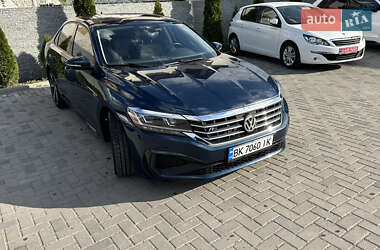 Седан Volkswagen Passat 2020 в 